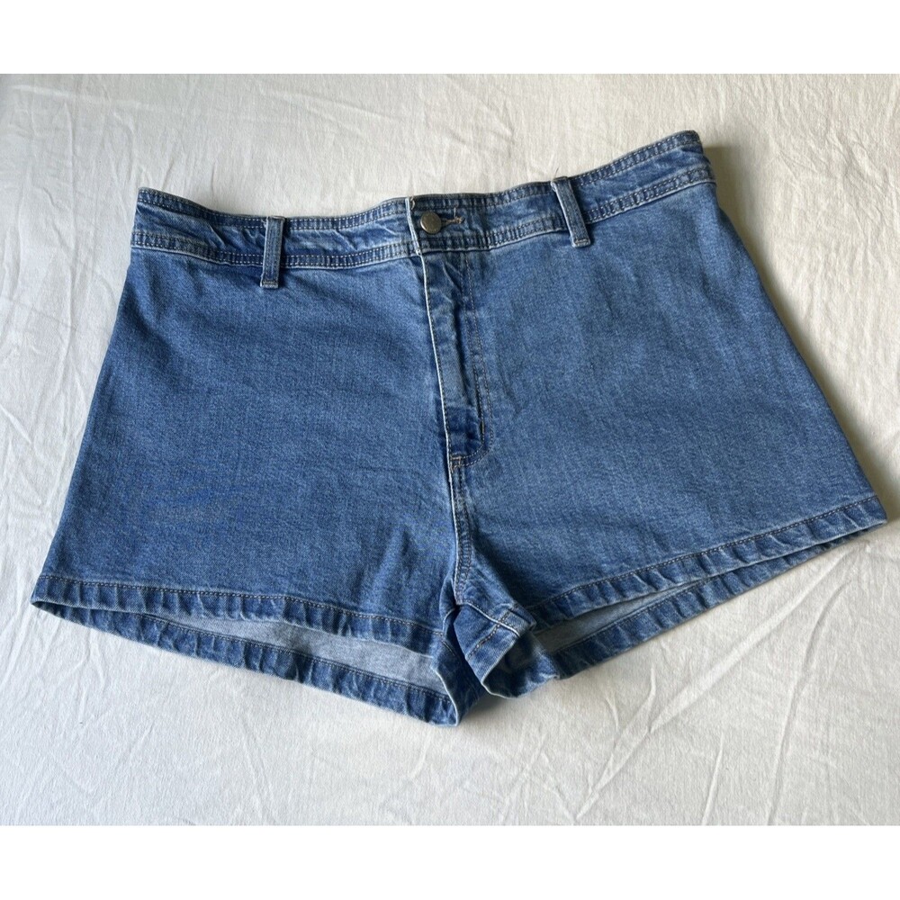 Universal Thread Women’s Sailor Jean Shorts, Medium Wash Denim, Size 14